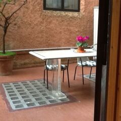Отель Navona Gallery and Garden Suites балкон
