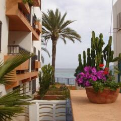 Отель Apartamentos Llevant фото 4