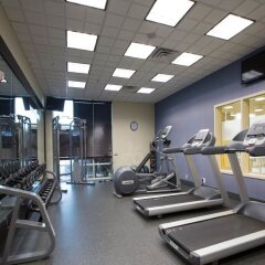 Отель Hampton Inn & Suites Staten Island США, Нью-Йорк - отзывы, цены и фото номеров - забронировать отель Hampton Inn & Suites Staten Island онлайн фитнесс-зал фото 3