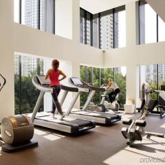 Отель 8 on Claymore Serviced Residences фитнесс-зал