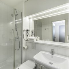 Отель ibis Hotel Hamburg Alster Centrum Германия, Гамбург - отзывы, цены и фото номеров - забронировать отель ibis Hotel Hamburg Alster Centrum онлайн ванная