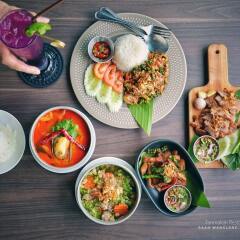 Отель Baan Wanglang Riverside Бангкок питание