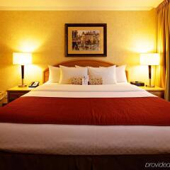 Отель GEC Granville Suites Downtown комната для гостей фото 3