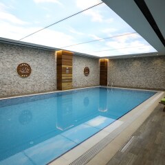 Отель Ramada Plaza Istanbul Asia Airport бассейн фото 2