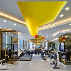 V Hotel Dubai, Curio Collection by Hilton фитнесс-зал
