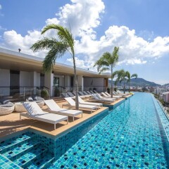 The Marina Phuket Hotel бассейн