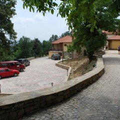 Отель Valdi Hill Complex Боженци парковка