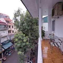 Hanoi White Palace Hotel Ханой балкон