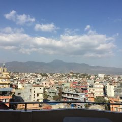 Отель Bliss Apartment Непал, Катманду - отзывы, цены и фото номеров - забронировать отель Bliss Apartment онлайн балкон