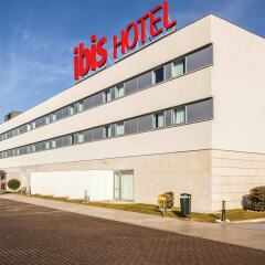 Отель ibis Porto Sao Joao парковка