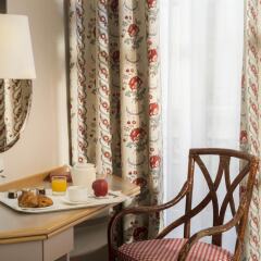 Отель Hôtel de Lutèce в номере