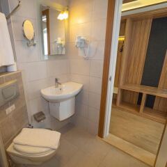 Kleopatra Celine Hotel Турция, Аланья - 5 отзывов об отеле, цены и фото номеров - забронировать отель Kleopatra Celine Hotel онлайн ванная фото 2