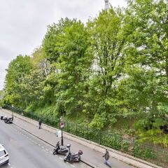 Отель Montmartre, With an Amazing View Over Paris ! фото 4