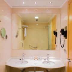 Hotel AR Diamante Beach Spa ванная фото 2