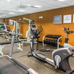 Отель Comfort Suites Manassas Battlefield Park фитнесс-зал