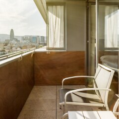 Отель ILUNION Barcelona балкон