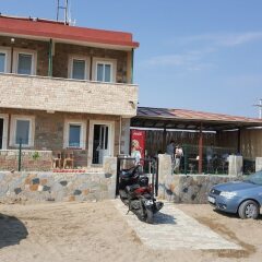 Gokceada Batihan Hotel парковка
