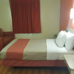 Отель Motel 6 Niagara Falls - New York США, Ниагара-Фолс - отзывы, цены и фото номеров - забронировать отель Motel 6 Niagara Falls - New York онлайн комната для гостей фото 4