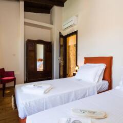 Отель Вилла Erondas Cretan Country Villas сейф в номере