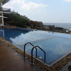 Отель Water Gate Resort & Spa бассейн