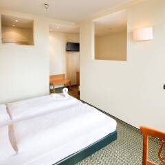 Отель Century Hotel Antwerpen Бельгия, Антверпен - - забронировать отель Century Hotel Antwerpen, цены и фото номеров комната для гостей