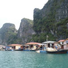 Ha Long Happy Hostel - Adults Only