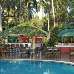 Отель Park Inn by Radisson Goa Candolim Индия, Кандолим - отзывы, цены и фото номеров - забронировать отель Park Inn by Radisson Goa Candolim онлайн бассейн