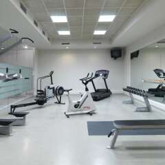Hyllit Hotel фитнесс-зал