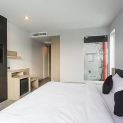Отель At Patong 4* Номер Делюкс