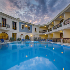 Pergola Hotel & Spa бассейн фото 2
