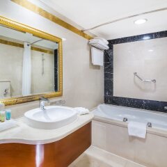 Отель Holiday Inn Bur Dubai - Embassy District ванная фото 2