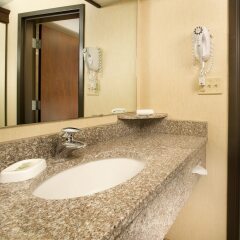 Отель Drury Inn & Suites Columbus Convention Center ванная