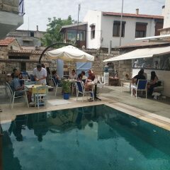 Отель Alacati Asmali Konak Otel Чешме бассейн фото 2