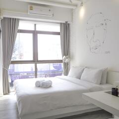3howw Hostel @ Sukhumvit 21 Бангкок комната для гостей