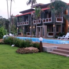 Отель Lanta Fevrier Resort бассейн