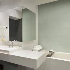 Отель PUR Quebec, a Tribute Portfolio Hotel Канада, Квебек - отзывы, цены и фото номеров - забронировать отель PUR Quebec, a Tribute Portfolio Hotel онлайн ванная