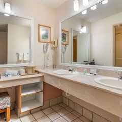 Quality Inn & Suites in Canon City, United States of America from 102$, photos, reviews - zenhotels.com bathroom
