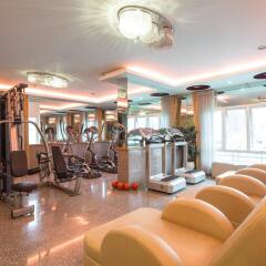May Hotel фитнесс-зал