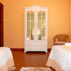 Отель House With 8 Bedrooms in Cenicientos, With Wonderful Mountain View and Furnished Terrace Эль-Баррако комната для гостей фото 2