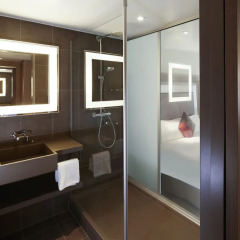 Отель Novotel London Blackfriars ванная фото 2