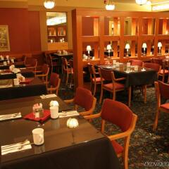 Отель The Glenmore Inn & Convention Centre Канада, Калгари - отзывы, цены и фото номеров - забронировать отель The Glenmore Inn & Convention Centre онлайн гостиничный бар