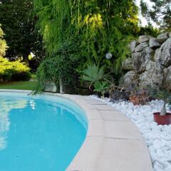 Отель Le Mas de la Treille Bed & Breakfast бассейн фото 3