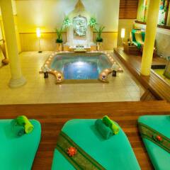 Отель Khaolak Bay Front Resort бассейн фото 2