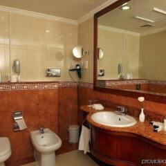 Отель Grand Excelsior Hotel Sharjah ОАЭ, Шарджа - 1 отзыв об отеле, цены и фото номеров - забронировать отель Grand Excelsior Hotel Sharjah онлайн ванная