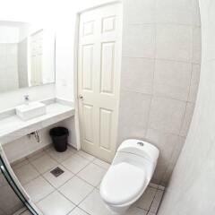 Отель Expo Hotel Guadalajara Мексика, Гвадалахара - отзывы, цены и фото номеров - забронировать отель Expo Hotel Guadalajara онлайн ванная