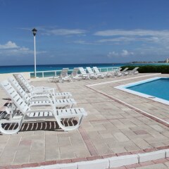Отель Suites Brisas Cancun бассейн фото 2