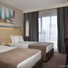 Отель Holiday Inn Express Sandton Woodmead комната для гостей