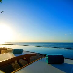 Отель Surin Beach Resort бассейн
