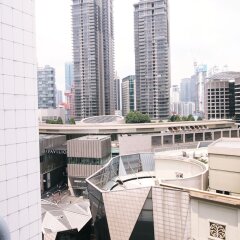 Отель Fahrenheit Homes - The Heart of KL Малайзия, Куала-Лумпур - отзывы, цены и фото номеров - забронировать отель Fahrenheit Homes - The Heart of KL онлайн балкон
