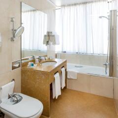 Отель Holiday Inn Lisbon ванная